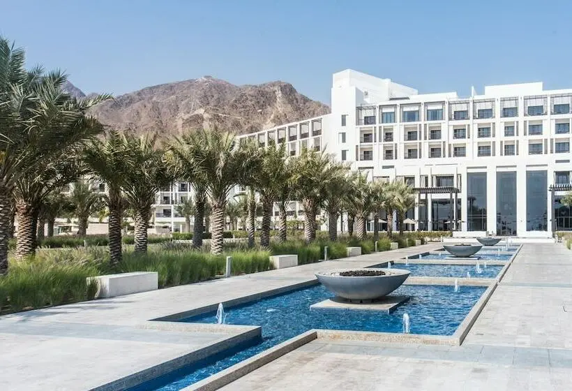 اتاق کلاسیک با چشم‌انداز باغ, Intercontinental Fujairah Resort, An Ihg