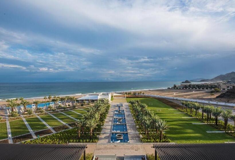 클래식 룸 킹 침대, Intercontinental Fujairah Resort, An Ihg