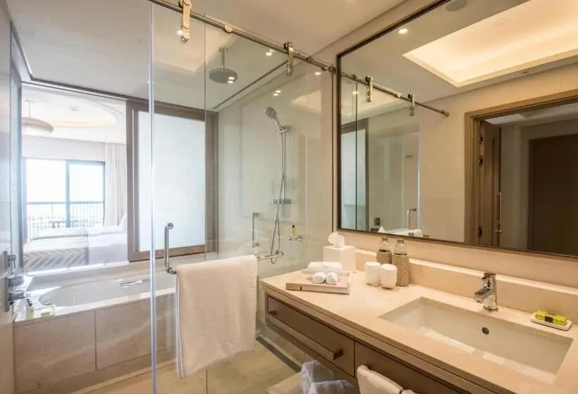 سوئیت جونیور با تخت بزرگ, Intercontinental Fujairah Resort, An Ihg