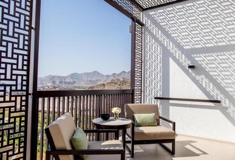 주니어 스위트 킹사이즈 침대, Intercontinental Fujairah Resort, An Ihg