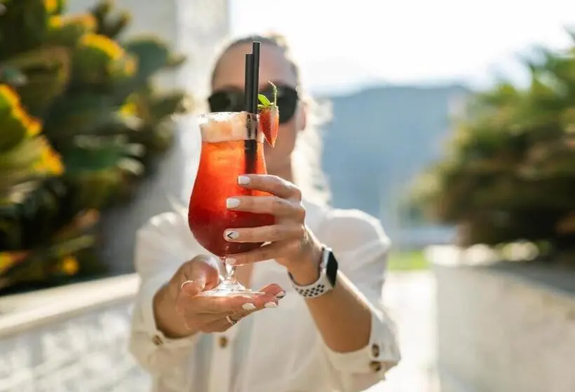 اتاق کلاسیک با چشم‌انداز باغ, Intercontinental Fujairah Resort, An Ihg