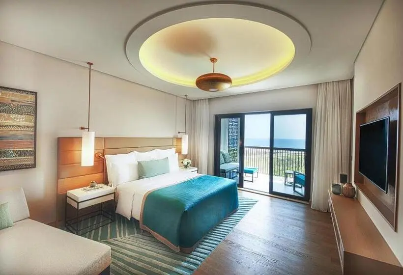 Suite King Bed