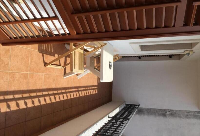 Четырехместный Номер Стандарт с Балконом, Vera Bed And Breakfast