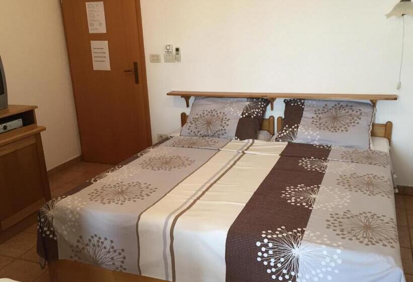 Номер Стандарт с Балконом, Vera Bed And Breakfast