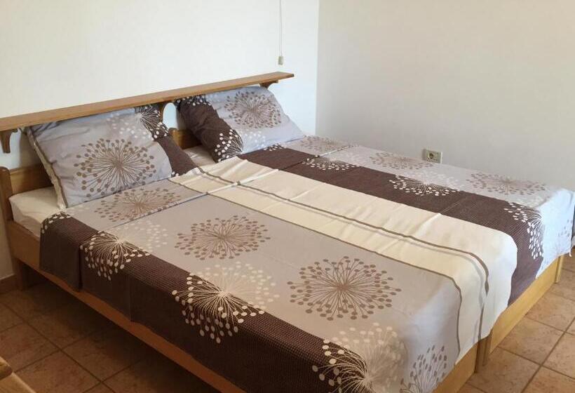 Номер Стандарт с Балконом, Vera Bed And Breakfast