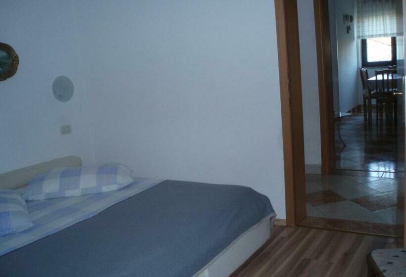 스탠다드 발코니 룸, Guest House Lidija