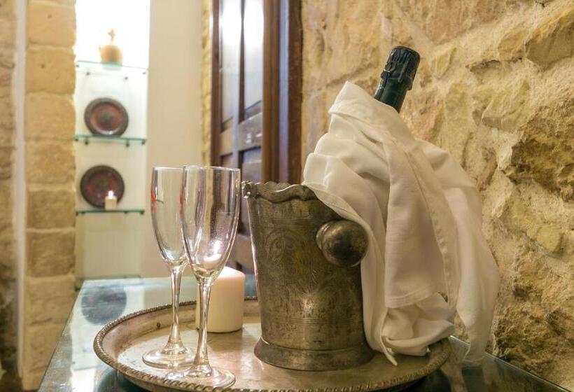 آپارتمان اجرایی 1 خوابه, Chiesa Greca Suites   Lecce Selection