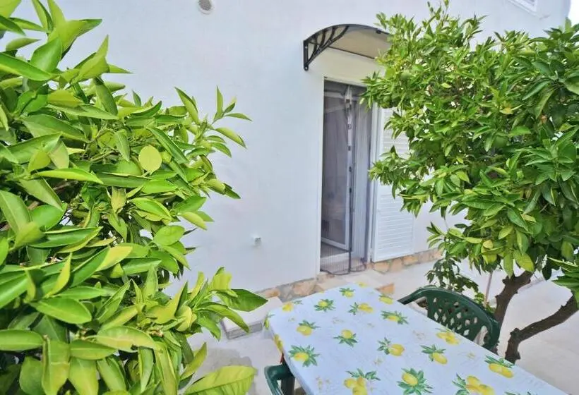 スタンダードトリプルルームの外観-バスルーム, Guest House Sunce, Traveler S Choice Best Panoramic View, Supetar Island Brac