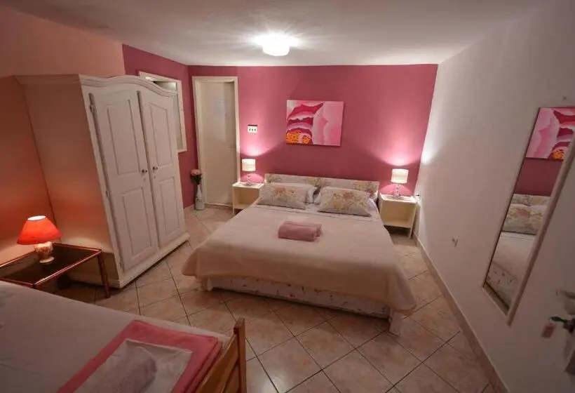 スタンダードスタジオ, Guest House Sunce, Traveler S Choice Best Panoramic View, Supetar Island Brac