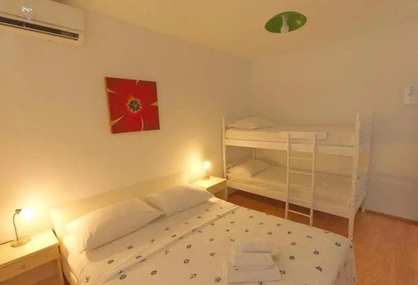 バスルーム共有のトリプルスタンダード, Guest House Sunce, Traveler S Choice Best Panoramic View, Supetar Island Brac