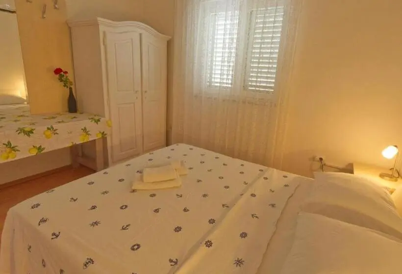 バスルーム共有のトリプルスタンダード, Guest House Sunce, Traveler S Choice Best Panoramic View, Supetar Island Brac