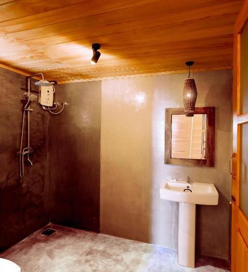 חדר משפחתי צדדי נוף לים, Sea View Clay House