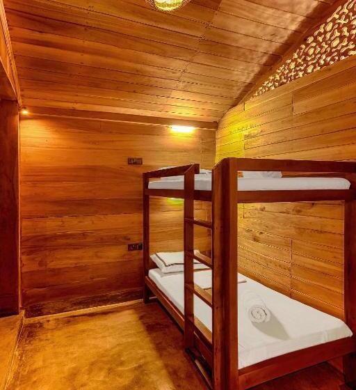 חדר משפחתי צדדי נוף לים, Sea View Clay House