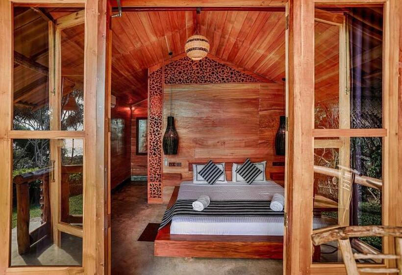 חדר משפחתי צדדי נוף לים, Sea View Clay House