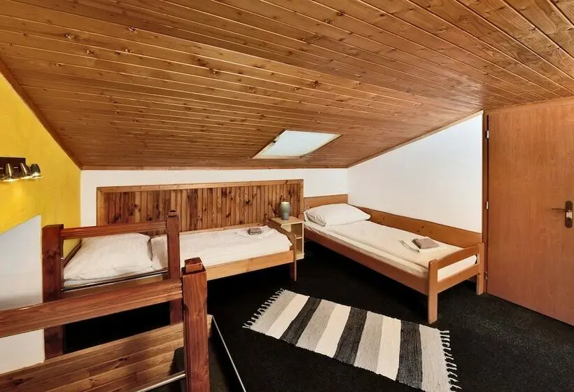اتاق استاندارد چهار تخته, Vila Martina