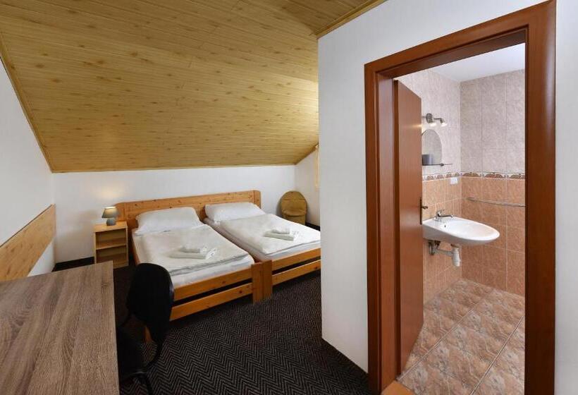 标准间, Vila Martina