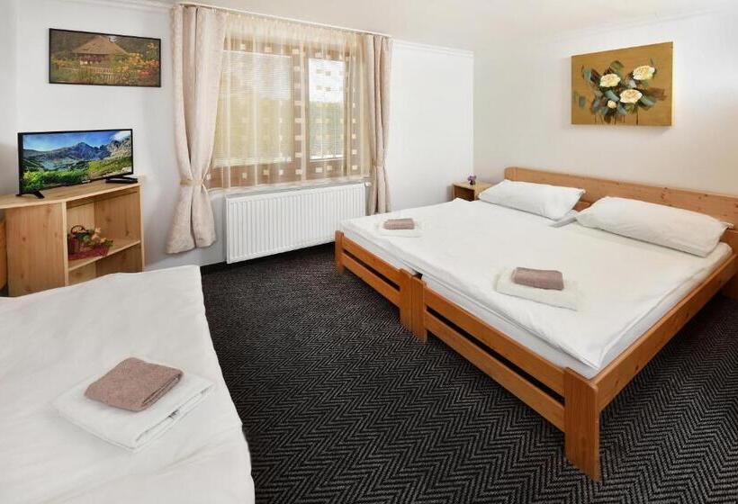 标准三人间, Vila Martina