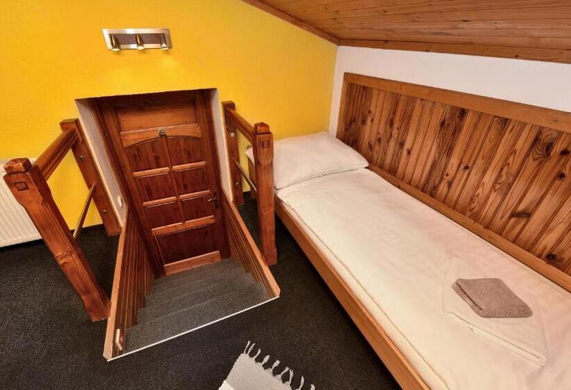 四人标准间, Vila Martina