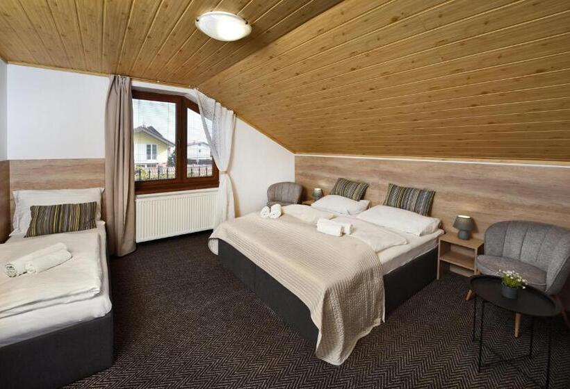 高级三人间, Vila Martina