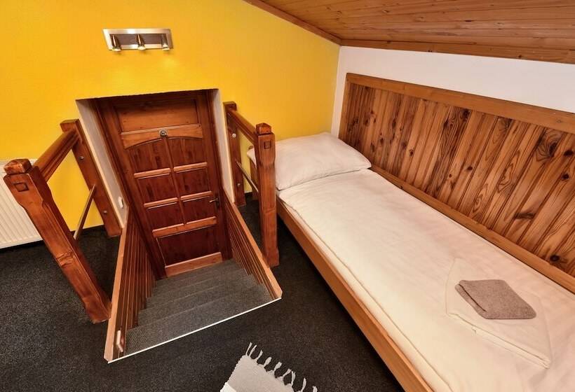 四人标准间, Vila Martina