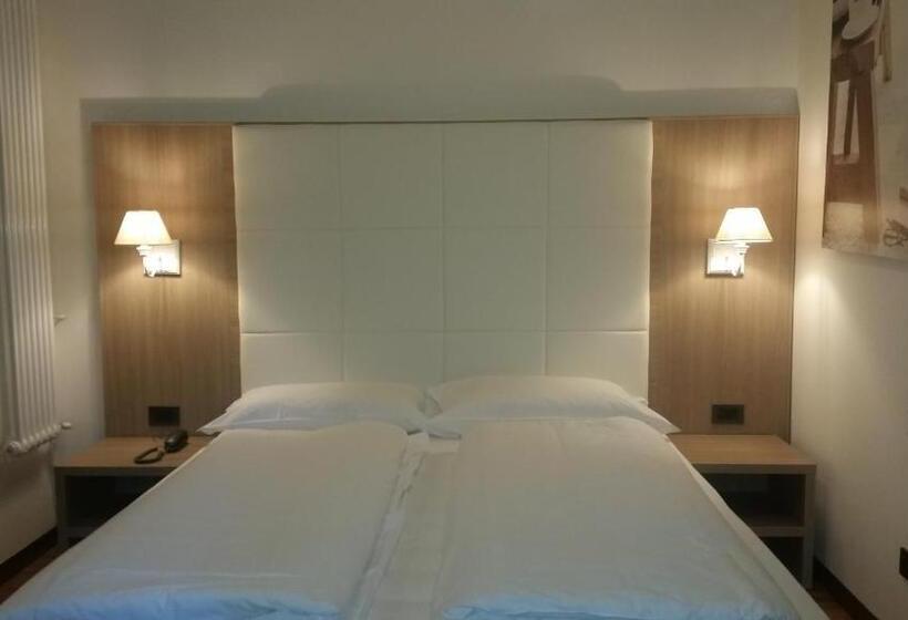 スタンダードルーム, La Locanda