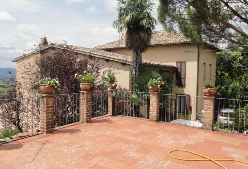 شقة غرفة واحدة مزودة بتراس, La Terrazza Di Spello