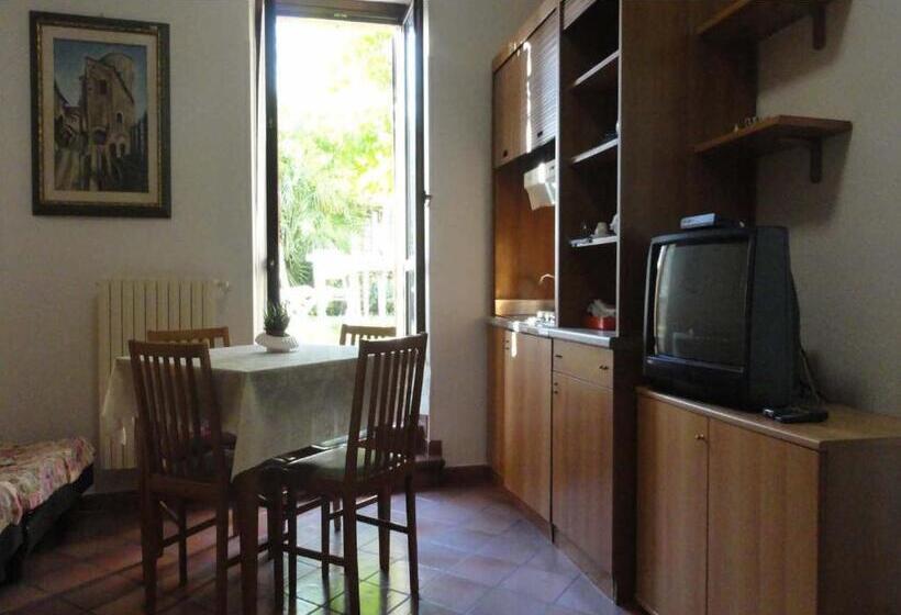استودیوی استاندارد, La Terrazza Di Spello