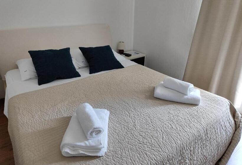 발코니가 있는 4인용 스탠다드 룸, Guest House Adria