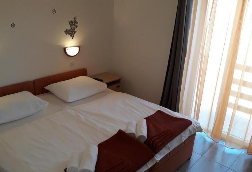 Номер Стандарт с Балконом, Pansion Maria