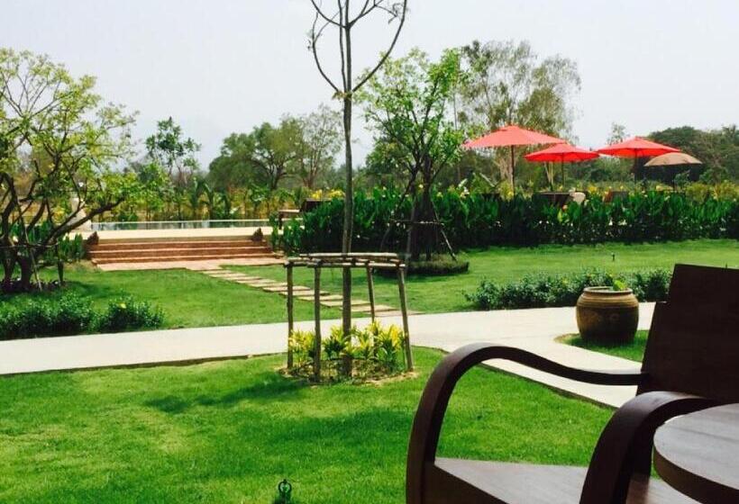 Бунгало с видом на бассейн, Sawasdee Sukhothai Resort