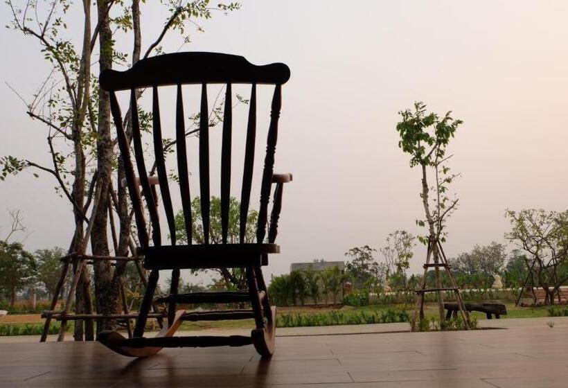 Бунгало с видом на бассейн, Sawasdee Sukhothai Resort