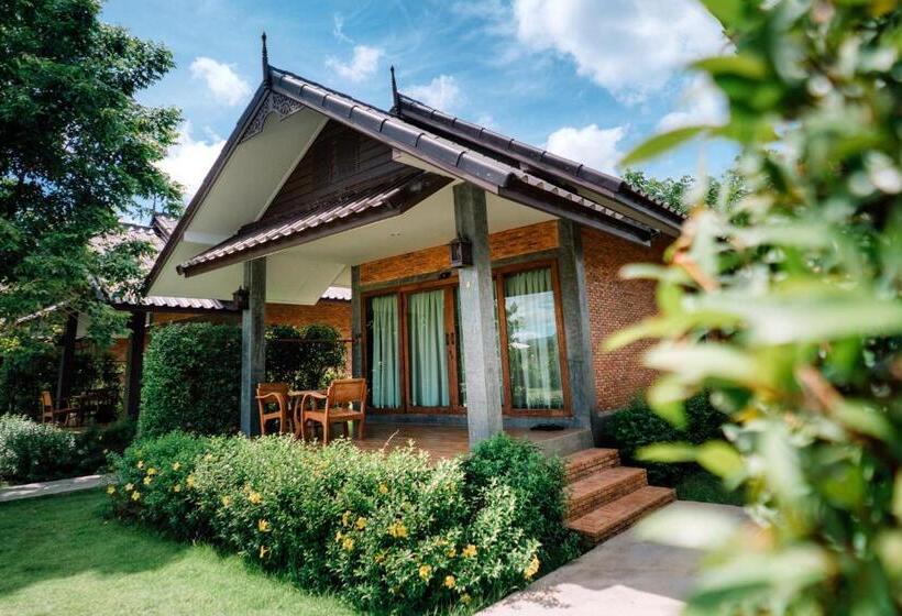 Бунгало с видом на бассейн, Sawasdee Sukhothai Resort