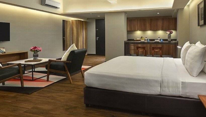 スイート, Tropics Eight Suites