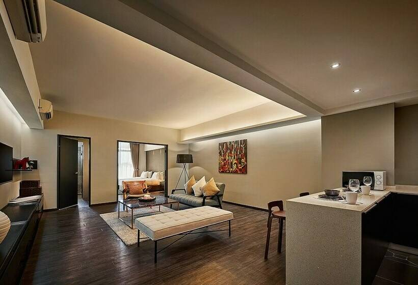 Люкс Премиум, Tropics Eight Suites