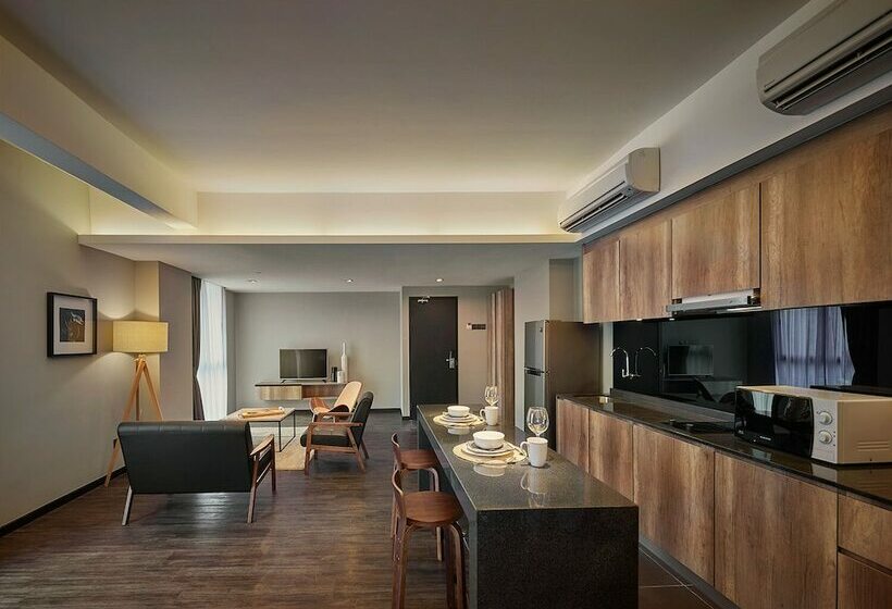 Люкс Премиум, Tropics Eight Suites