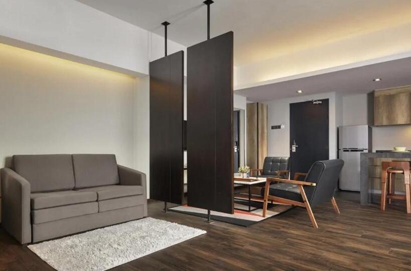 Люкс Премиум, Tropics Eight Suites