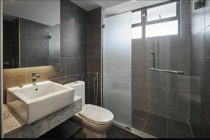 Люкс, Tropics Eight Suites