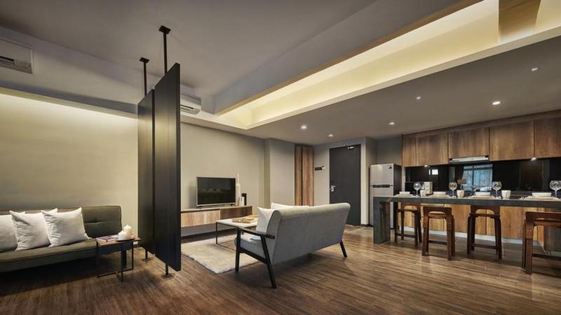 Люкс Премиум, Tropics Eight Suites