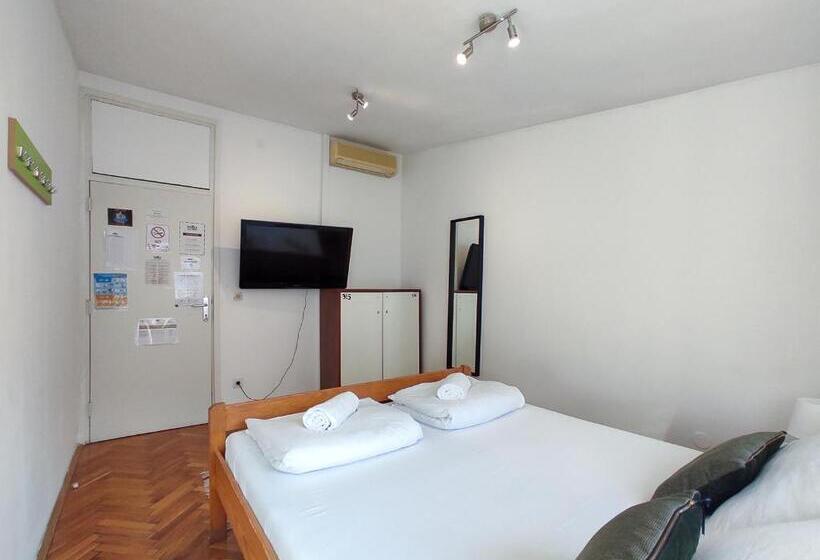 带共用浴室的标准房间, Whole Wide World Hostel