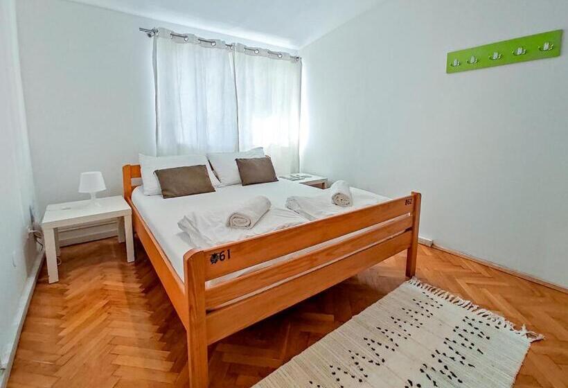 스탠다드 룸 공동 욕실, Whole Wide World Hostel