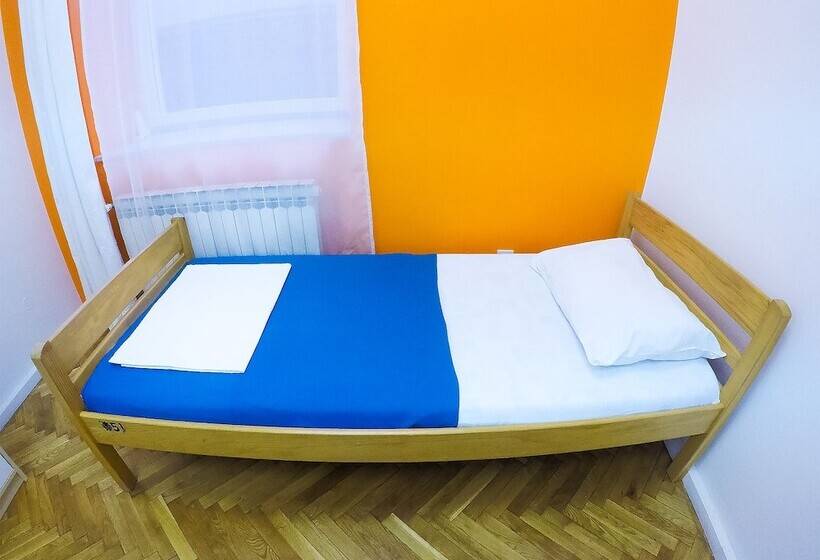 스탠다드 룸 공동 욕실, Whole Wide World Hostel