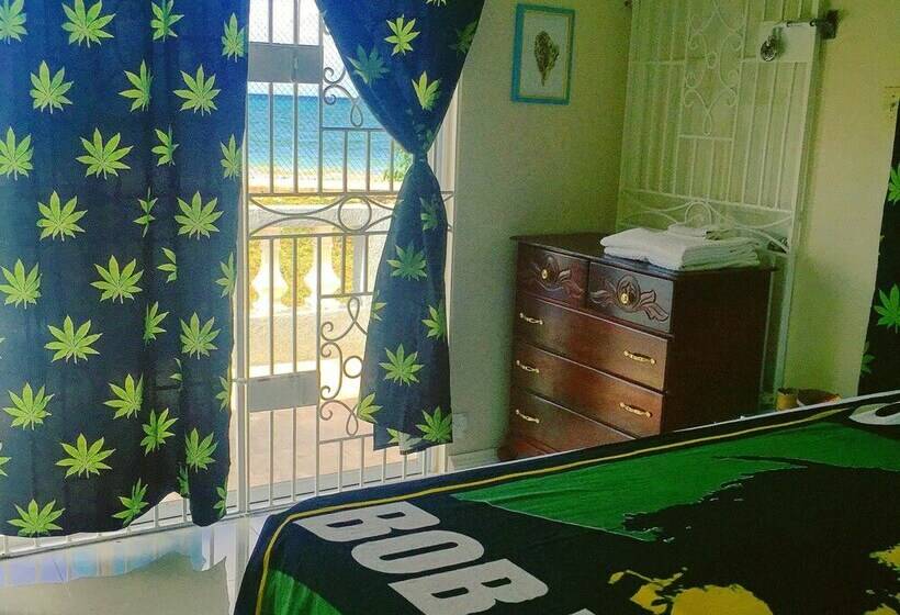 آپارتمان لوکس 1 خوابه, Hotbox Bud & Breakfast   Hostel