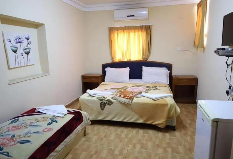اتاق استاندارد سه نفره, Dweik Hotel 1