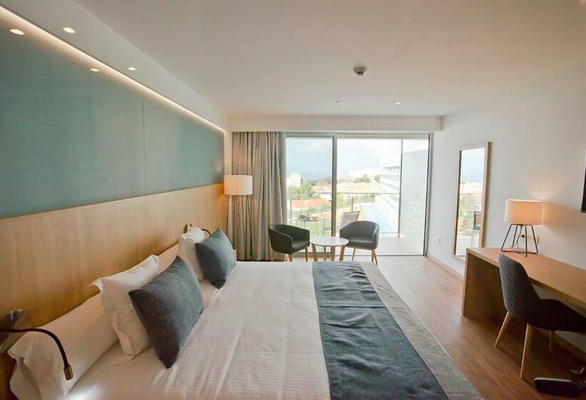 Номер Стандарт Вид на Бассейн, Seth 55 Santo Tomas