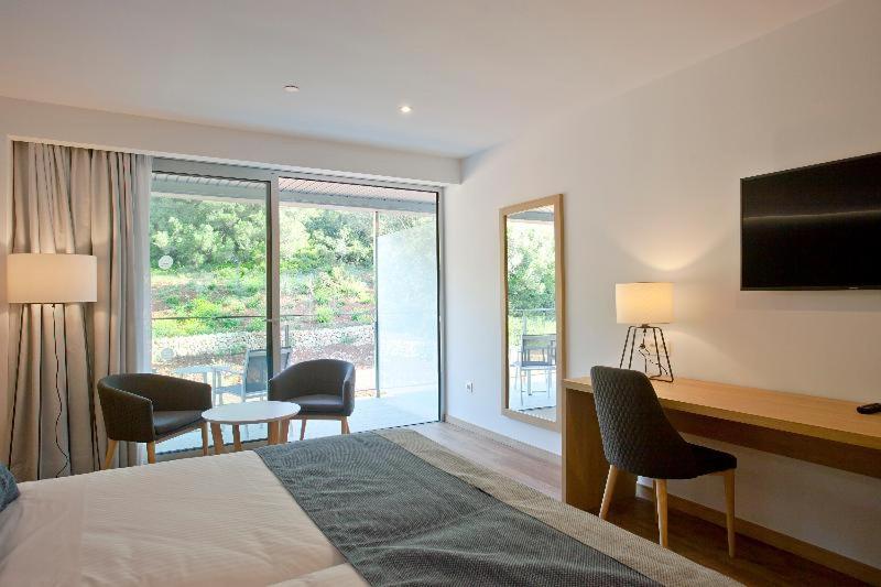 Номер Стандарт, Seth 55 Santo Tomas