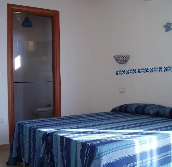 Standard Triple Room with Terrace, Agriturismo Cuile De Molino