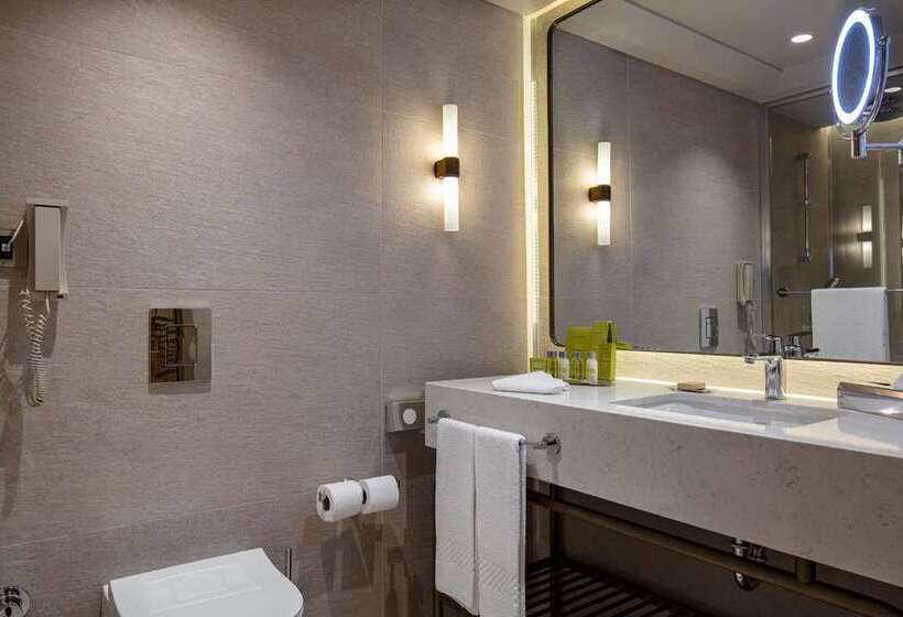 Номер Executive Кровать Кинг, Hilton Yantai