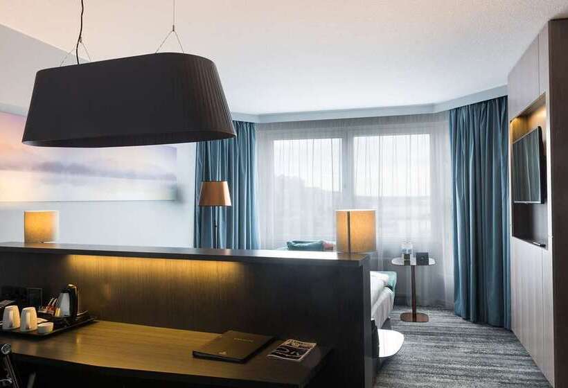 Номер Executive Кровать Кинг, Hilton Yantai