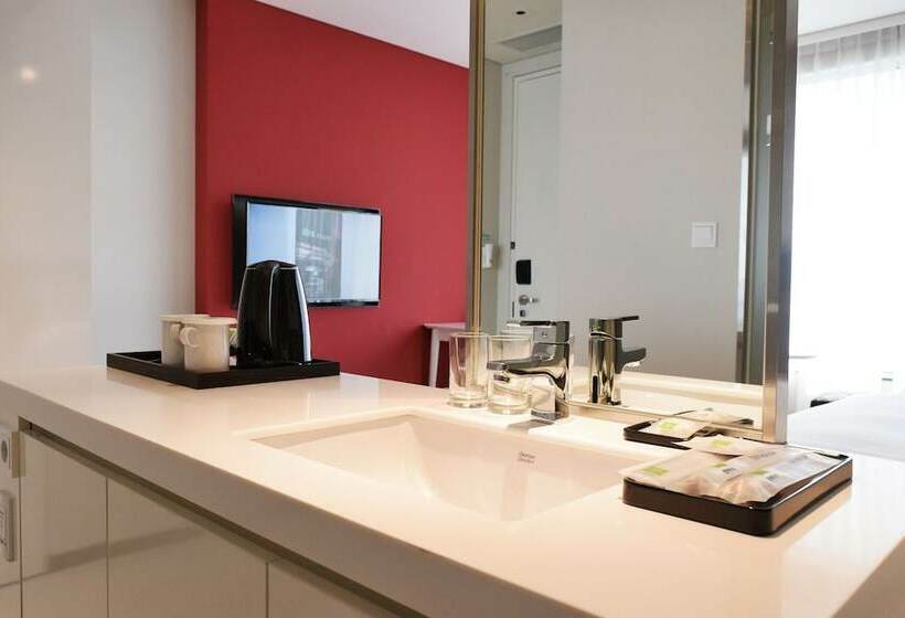 سوییت جونیور, Ibis Styles Ambassador Seoul Yongsan