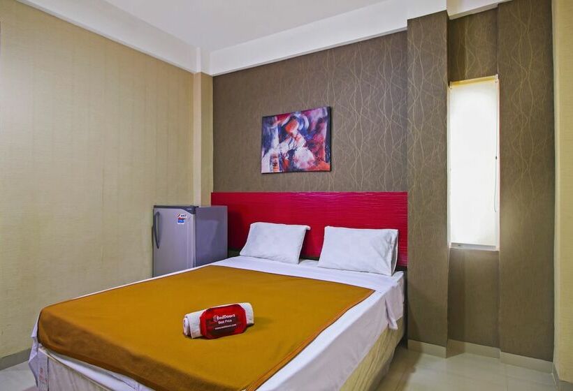 Номер Стандарт, Reddoorz Near Cilandak Town Square